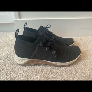 Mens range black shoes size 9.5